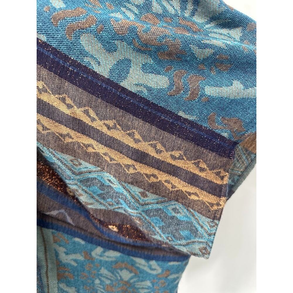 Chico’s Fringe Shawl Wrap Scarf Neutral Blue Tan Boho 27x80 Metallic One Size - Picture 6 of 9